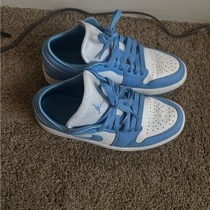 Women’s Unc blue Jordan 1s low